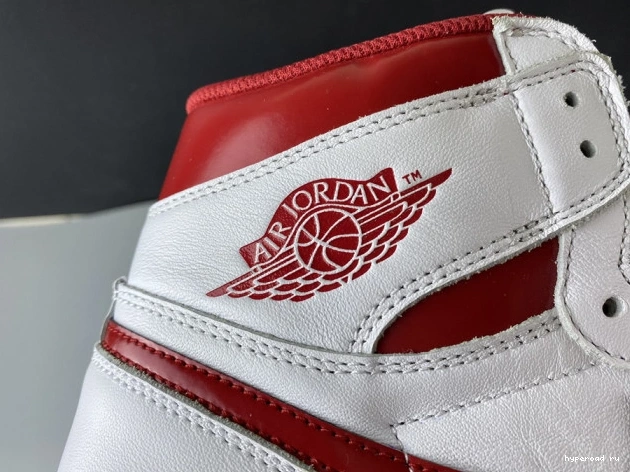 Jordan (2017) Retro Red Metallic 1 Air 555088-103 0704